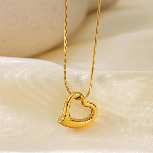 Waterproof_Heart_Necklace
