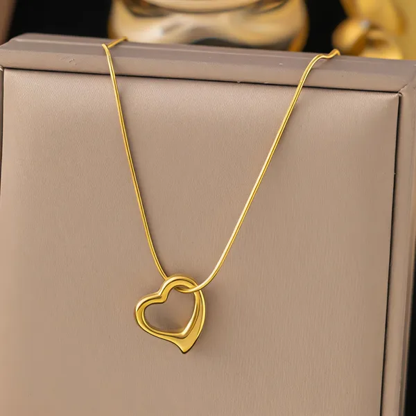 Waterproof_Heart_Necklace