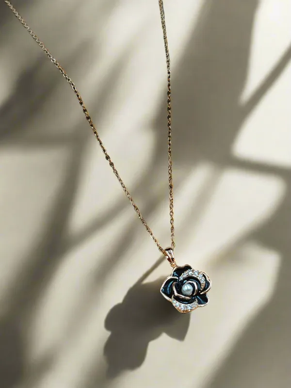 Celebrity_Inspired_Daily_Wear_Gold_Plated_Pendant_Timeless_&_Tarnish_Free