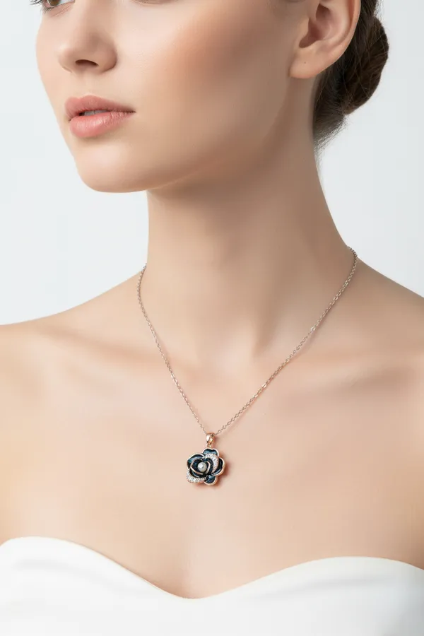Celebrity_Inspired_Daily_Wear_Gold_Plated_Pendant_Timeless_&_Tarnish_Free