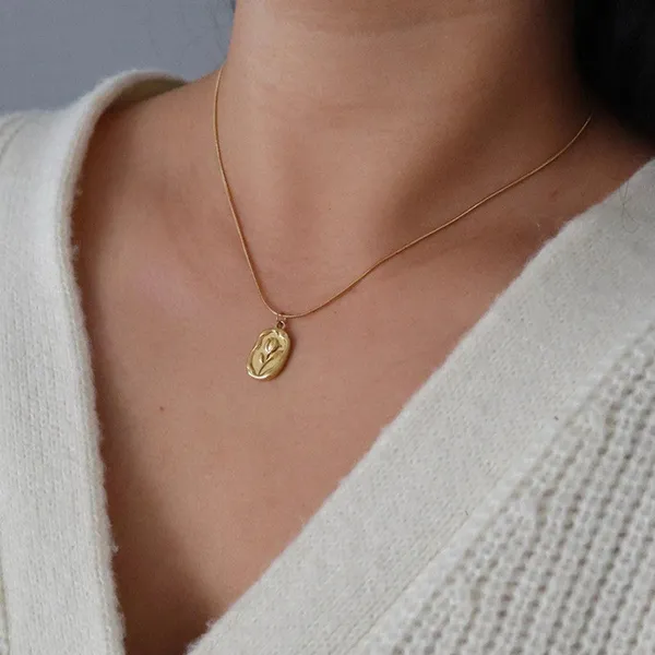Gleam_&_Grace_Premium_Wear_Necklace