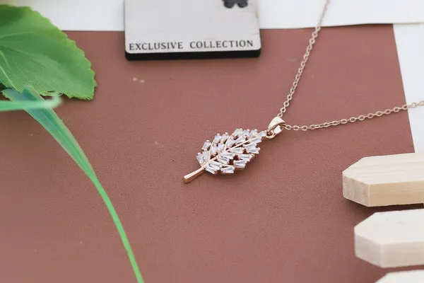 Nature_Fashion_Pendent_Necklace_Water_Proof_Jewelry_For_Woman