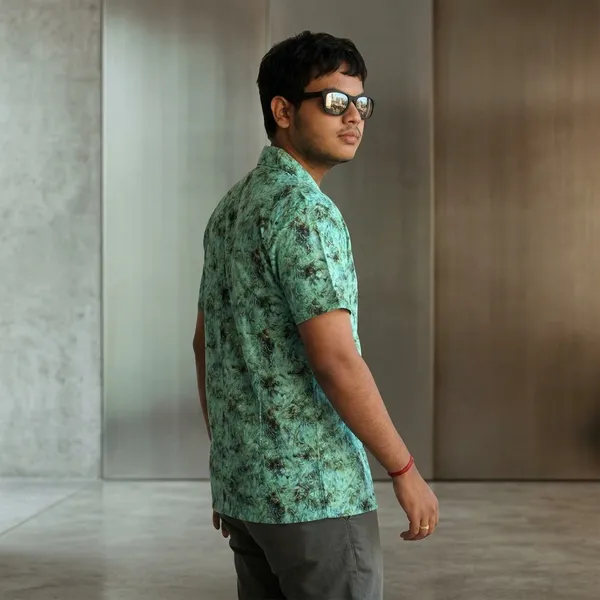 Mens_Semi_Formal_Half_Shirt_Green_Spiral