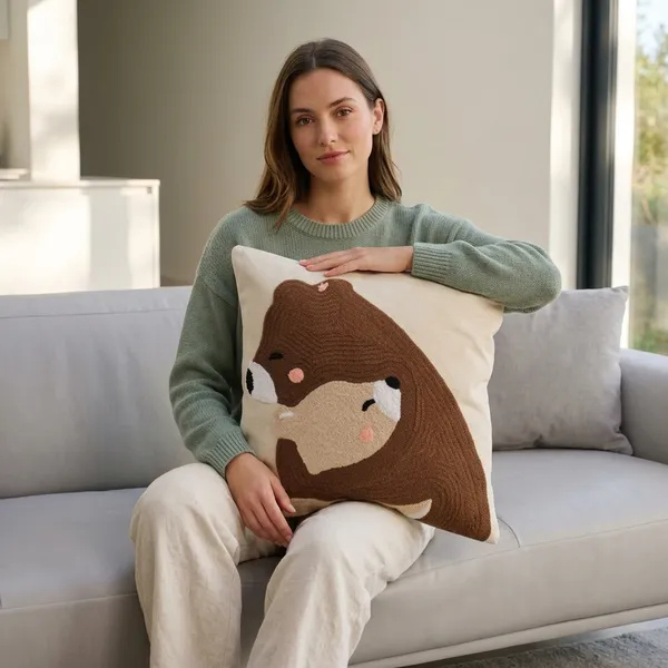 Royal_Tapestry_Bear_Cushion_Cover