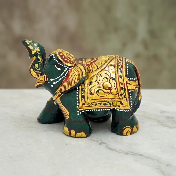 Green_&_Yellow_Green_Quartz_Stone_Decorative_Figurine_For_Home_Decor_Gifting