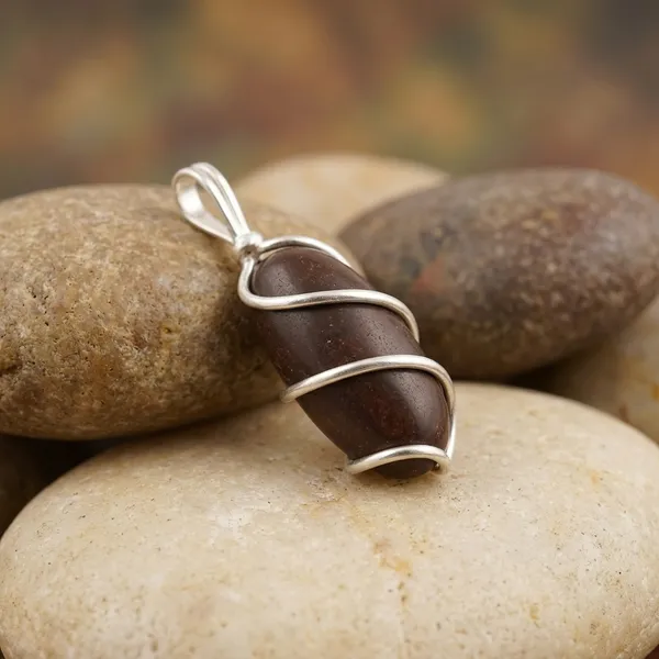 Shivam_Vastu_Kala_Narmada_Shivling_Energised_Pendant_Narmadeshwar_Shiv_Lingam_Locket_Stone_Pendant_Pendulam_For_Men_Women