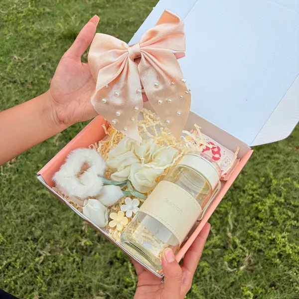 Peach_And_Beige_Glass_Satin_Soft_Girl_Pastel_Gift_Hamper_For_Women