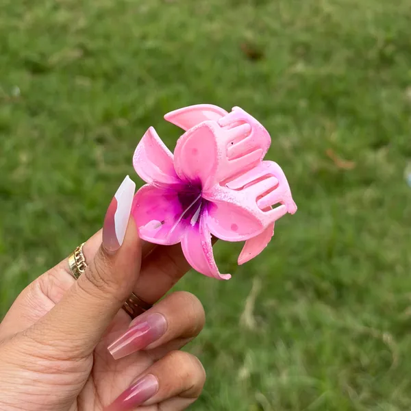 Pink_Abs_Plastic_Flower_Korean_Claw_Clip_For_Women_(Pack_Of_7)