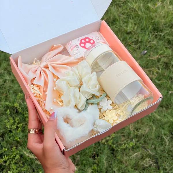 Peach_And_Beige_Glass_Satin_Soft_Girl_Pastel_Gift_Hamper_For_Women