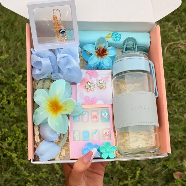 Blue_And_Green_Abs_Glass_Fabric_Ocean_Bloom_Gift_Hamper_For_Women