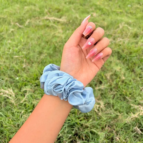 Blue_Abs_Plastic_Satin_Hair_Accessories_Hamper_For_Women_(Pack_of_7)