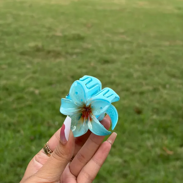 Sky_Blue_Abs_Plastic_Flower_Korean_Claw_Clip_For_Women_(Pack_Of_8)