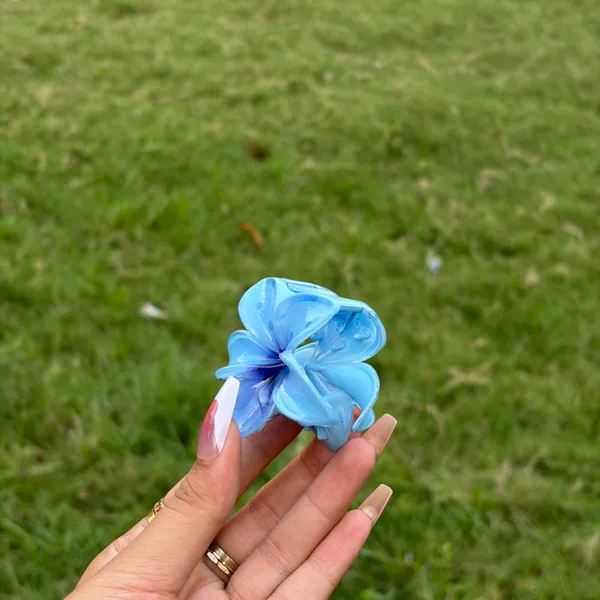 Dark_Blue_Abs_Plastic_Flower_Korean_Claw_Clip_For_Women_(Pack_Of_7)