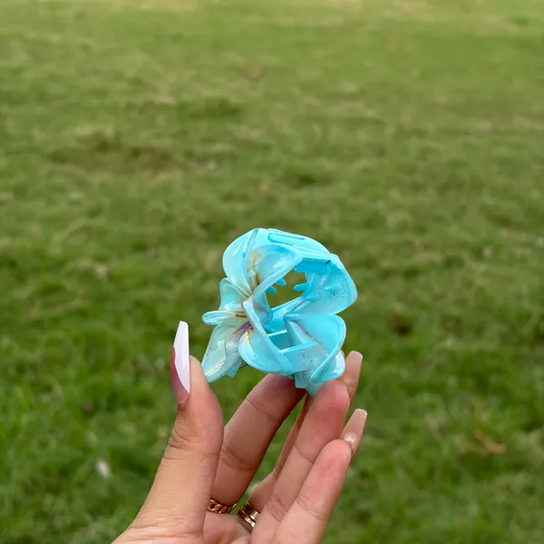 Sky_Blue_Abs_Plastic_Flower_Korean_Claw_Clip_For_Women_(Pack_Of_8)