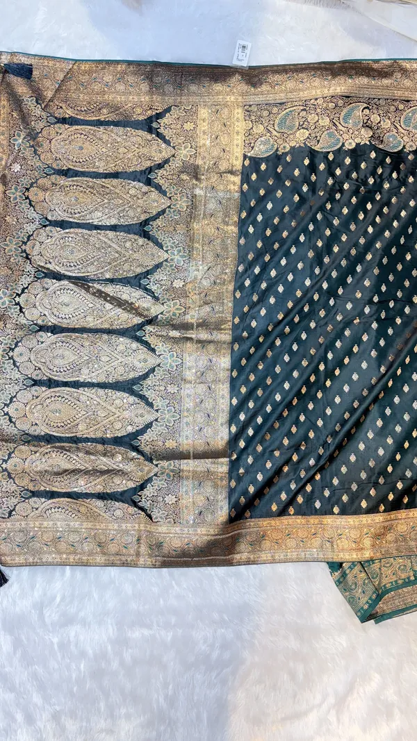 Gold_Zari_Woven_Banarasi_Silk_Saree_For_Women