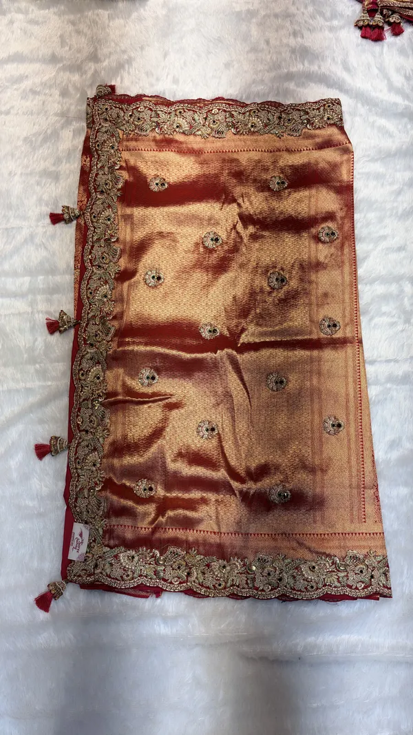 Red_Silk_Embellished_Golden_Border_Saree_For_Women
