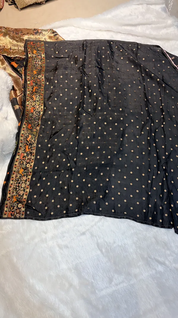 Black_Silk_Embroidered_Animal_Motif_Saree_For_Women