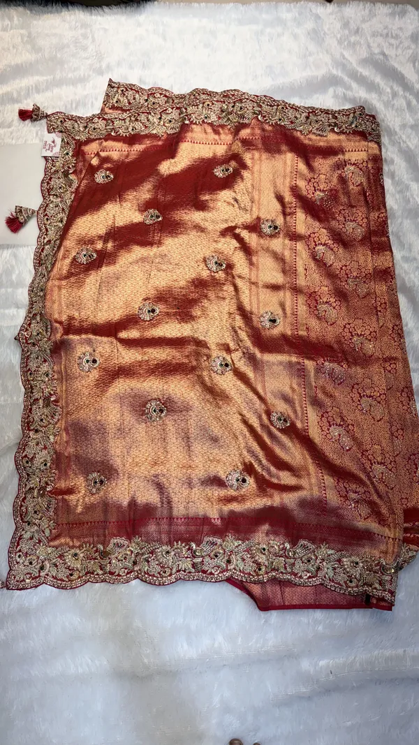Gold_Pink_Embroidered_Net_Scallop_Border_Saree_For_Women