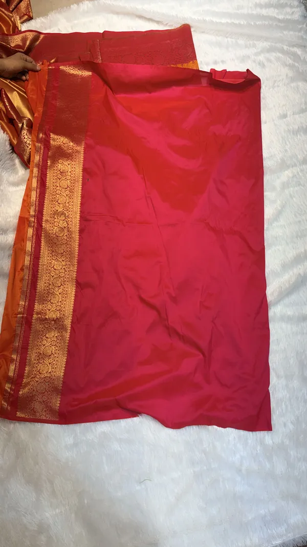 Golden_Silk_Zari_Red_Border_Saree_For_Women