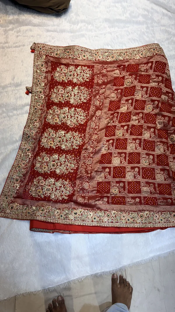 Red_Banarasi_Silk_Zari_Work_Ethnic_Saree_For_Women