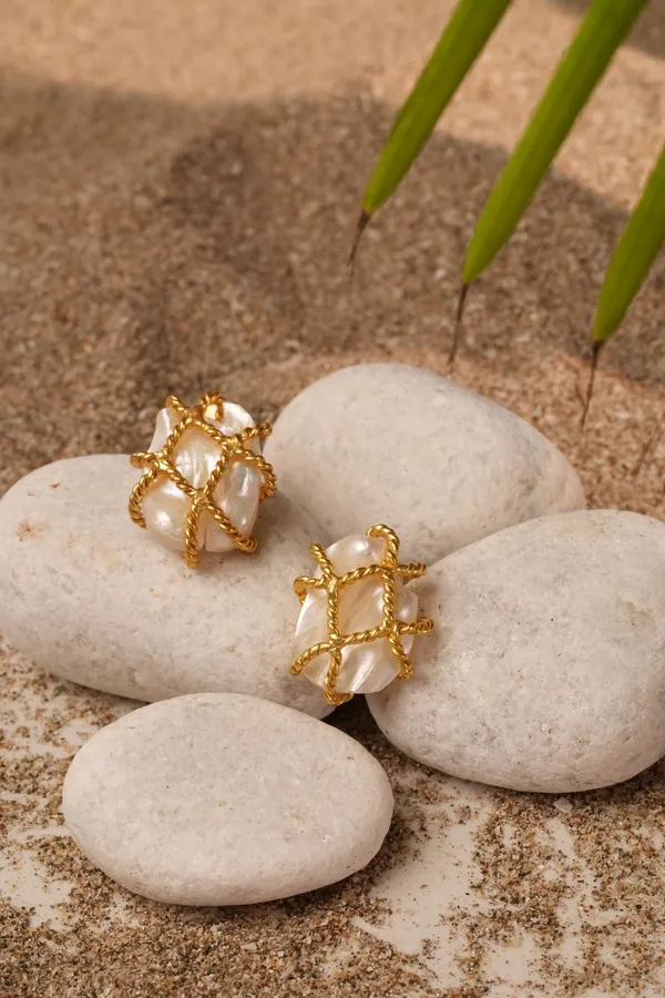 Coral_Weave_Pearl_Stud_Earrings