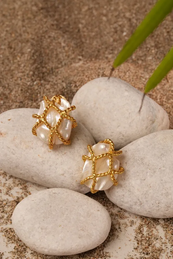 Coral_Weave_Pearl_Stud_Earrings
