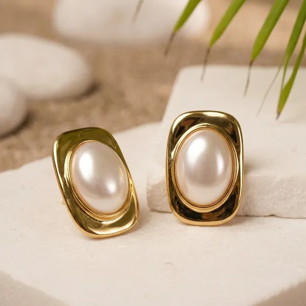 Aurora_Pearl_Statement_Stud_Earrings