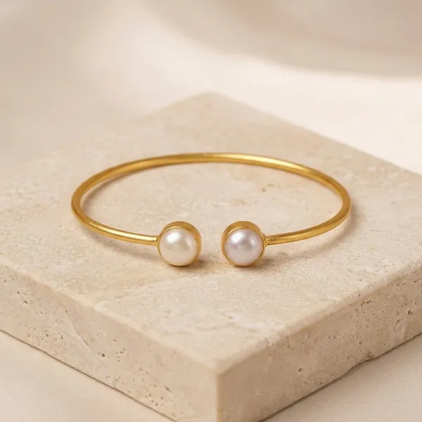 Minimal_Pearl_Open_Cuff_Bracelet