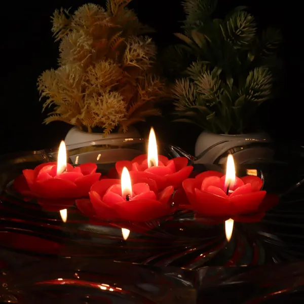 Shraddha_Creation_Wax_Scented_Floating_Candles_For_Home_Decor,_Rose_Fragrance,_Flower_Shape,_Red_Colour,_Pack_Of_8,_7_X_3_Cm