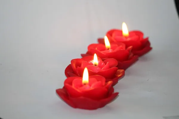 Shraddha_Creation_Wax_Scented_Floating_Candles_For_Home_Decor,_Rose_Fragrance,_Flower_Shape,_Red_Colour,_Pack_Of_8,_7_X_3_Cm