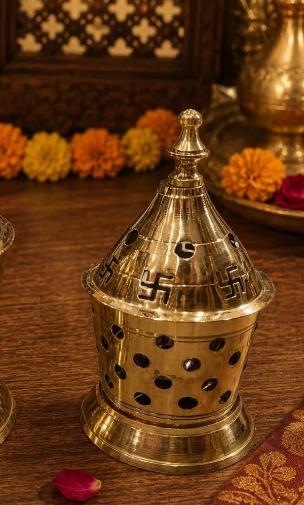 Brass_Diya_Set_With_Swastik_Design