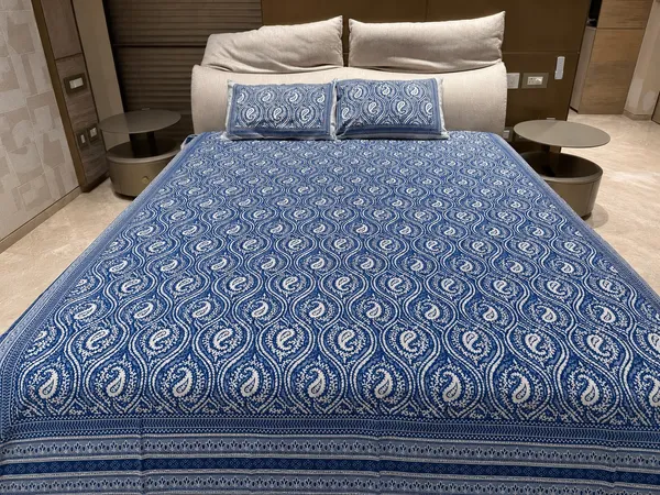 Blue_Cotton_Bedsheet_&_Pillow_Cover_Set_|_King_Size