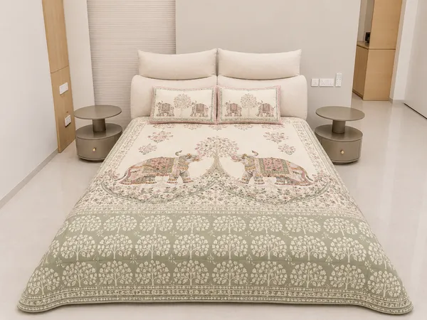 Pure_Cotton_Multicolor_Double_Bedsheet_With_2_Pillow_Covers_|_King_Size