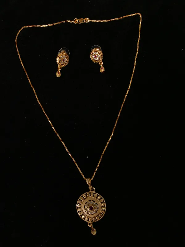 Aarsa_Premium_Micro_Gold_Plated_Sunburst_Ruby_Cz_Pendant_
__Necklace_Set_For_Women_&_Girls_|_Brass_Base_Designer_Traditional_
__Jewellery_Set_With_Matching_Earrings