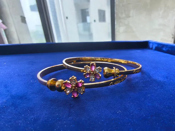 Aarsa_Premium_Micro_Gold_Plated_Floral_Pink_Cz_Adjustable_Bangles_
__For_Women_&_Girls_|_Brass_Designer_Party_&_Festive_Wear_Bangles_
__(Set_Of_2)