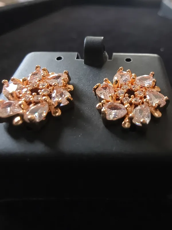 Aarsa_Premium_Rose_Gold_Plated_Cz_Floral_Designer_Stud_Earrings_For_
__Women_&_Girls_|_Brass_Base_Diamond_Look_Flower_Earrings_For_Party,_
__Wedding_&_Daily_Wear