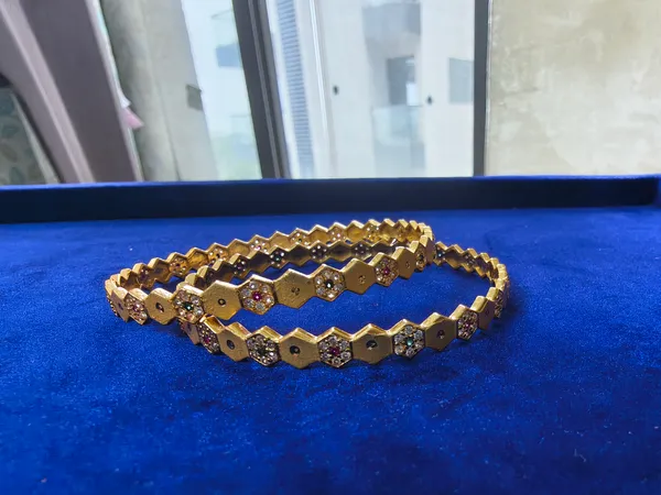 Aarsa_Premium_Micro_Gold_Plated_Hexagon_Cz_Stone_Bangles_
__For_Women_&_Girls_|_Brass_Designer_Traditional_Wedding_&_Festive_
__Bangles_(Set_Of_2)