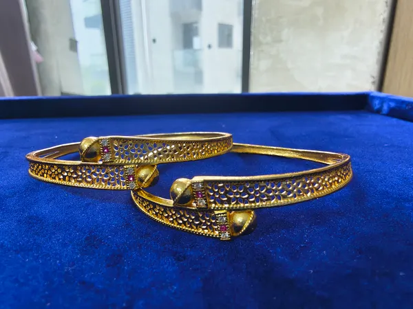 Aarsa_Premium_Micro_Gold_Plated_Traditional_Floral_Filigree_Cz_
__Designer_Bangles_For_Women_&_Girls_|_Brass_Ethnic_Bangles_(Set_Of_2)