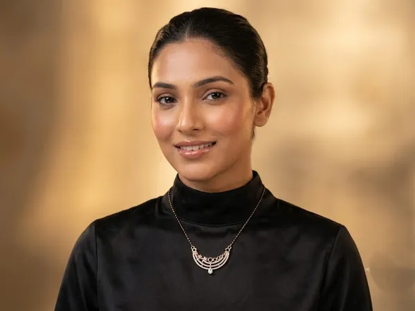 Aarsa_Premium_Rose_Gold_Plated_Layered_Crescent_Cz_Designer_
__Mangalsutra_For_Women_|_Brass_Base_Metal_|_Daily_Wear_Traditional_
__Black_Bead_Mangalsutra