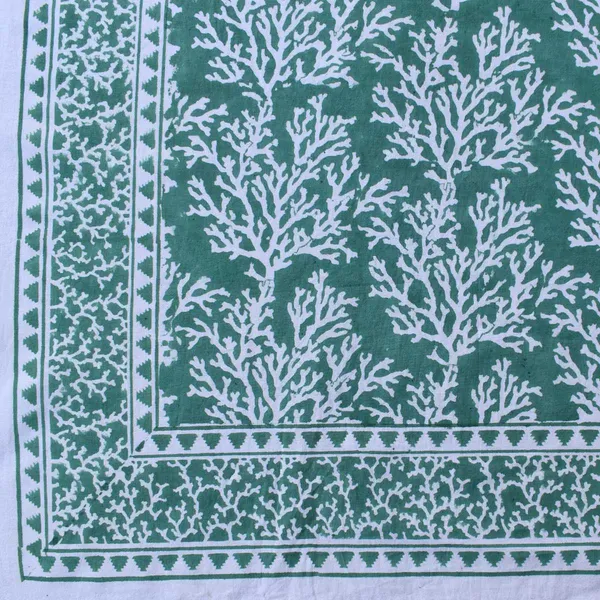 Green_And_White_Premium_Cotton_Table_Cloth