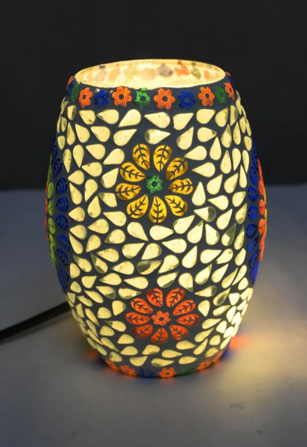 Glass_Dholak_Shape_Table_Lamp
