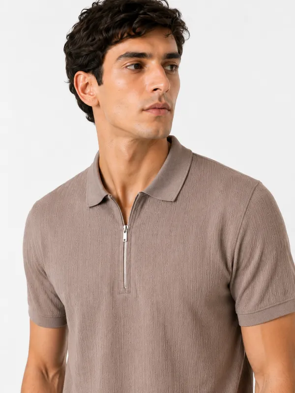 Brown_Pillar_Jacquard_Zipper_Polo_T-Shirt