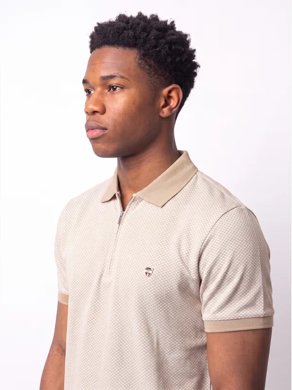 Beige_Arrowhead_Printed_Zipper_Polo_T-Shirt