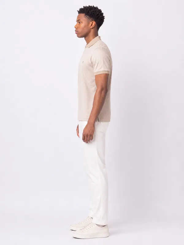 Beige_Arrowhead_Printed_Zipper_Polo_T-Shirt