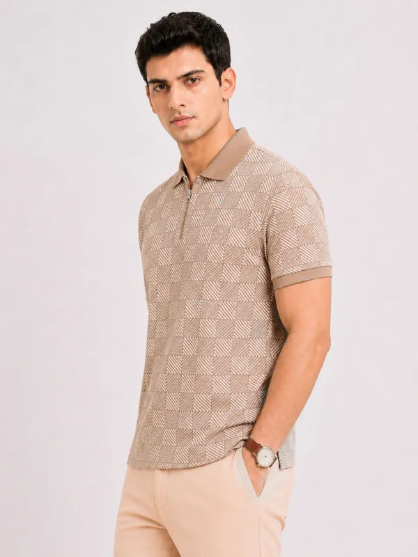 Beige_Pulse_Grid_Printed_Zipper_Polo_T-Shirt