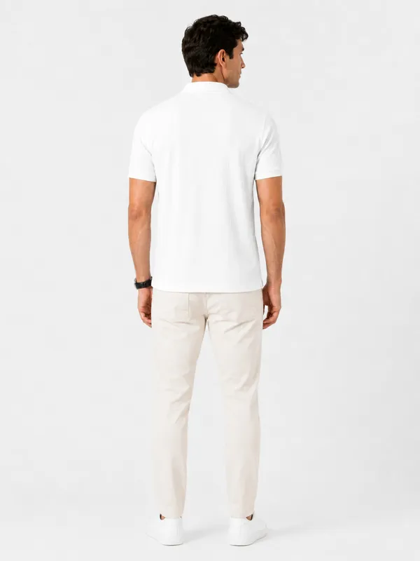 White_Pillar_Jacquard_Zipper_Polo_T-Shirt