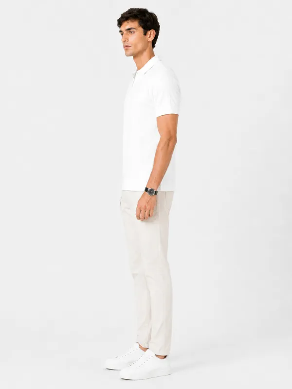 White_Pillar_Jacquard_Zipper_Polo_T-Shirt