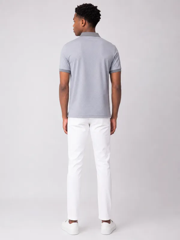 Grey_Arrowhead_Printed_Zipper_Polo_T-Shirt