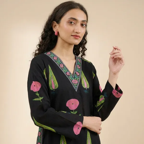 Black_Cotton_Kurta_Set_For_Women