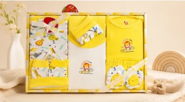 Yellow_Cotton_Premium_Gift_Set_For_Babies_(Set_Of_13_)